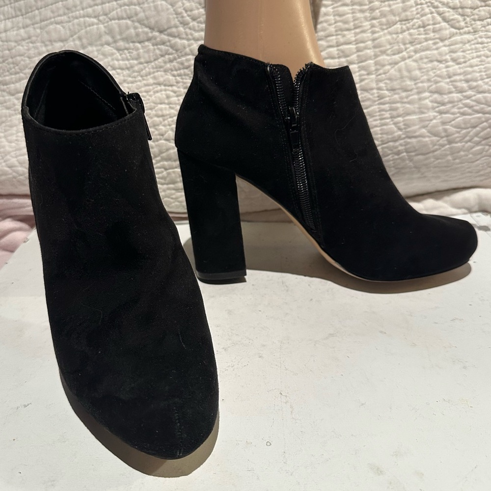 Madden Elegant Black Zippered Ankle Boots